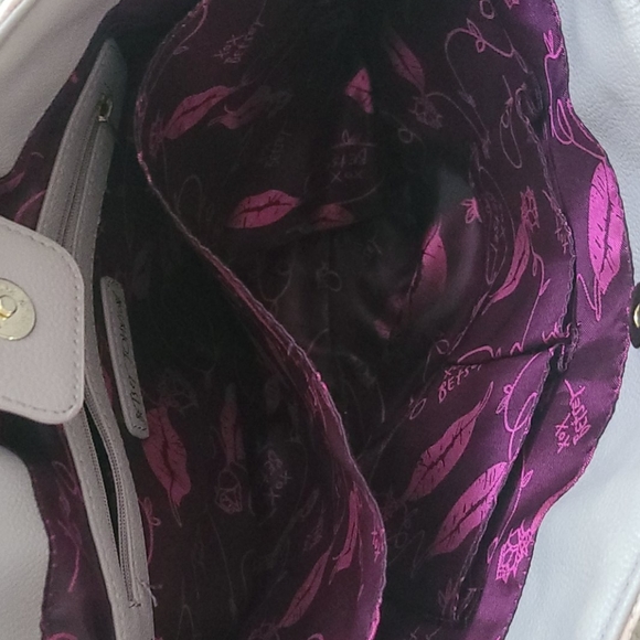 Betsey Johnson large purse - Picture 3 of 3